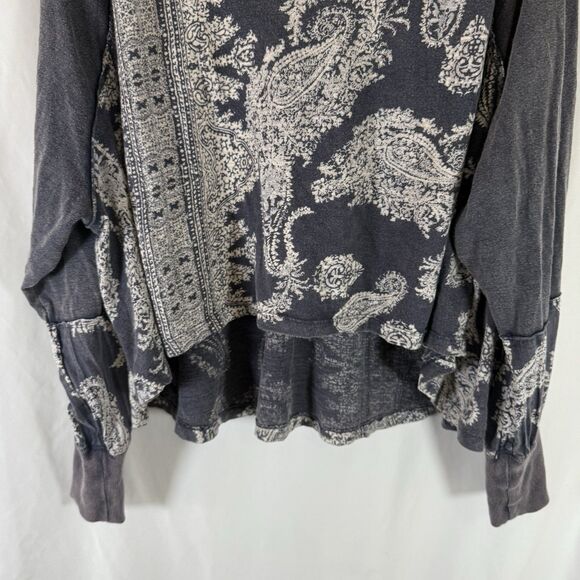 We the Free Blouse Women's Medium Grey Paisley High Low Vneck Long Sleeve - Picture 3 of 13